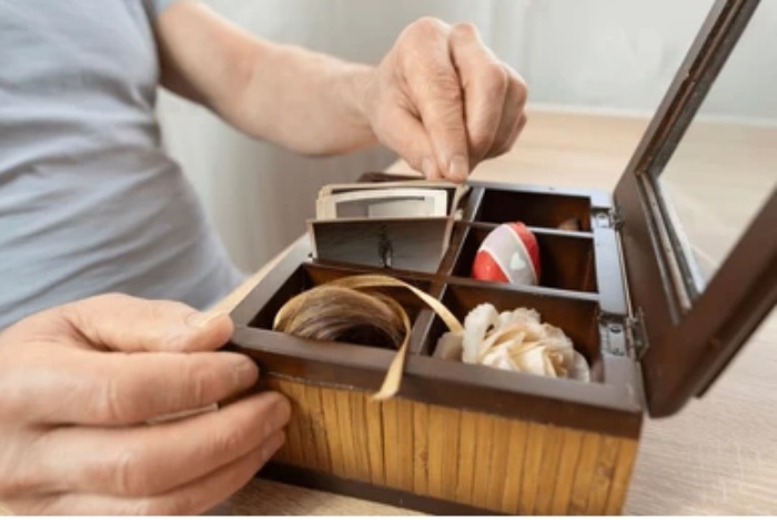 Giữ lại kỷ vật của mối tình cũ