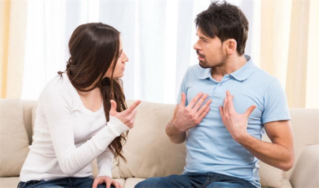 Người đàn ông ngoại tình khi bị phát hiện thì chối cãi không thừa nhận